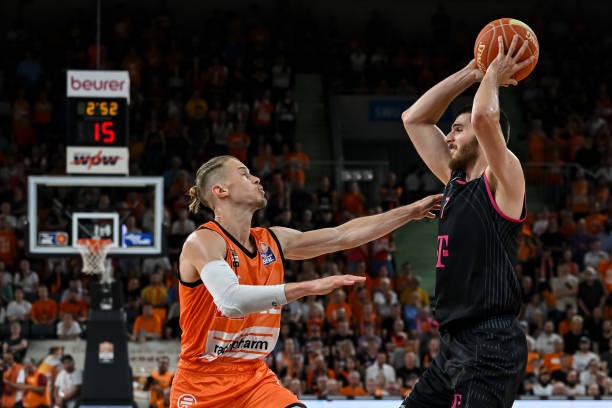 现显然是经 现显然是经