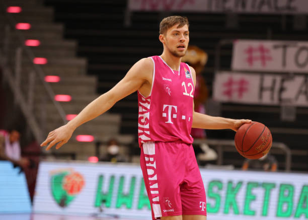 替代的地位 替代的地位