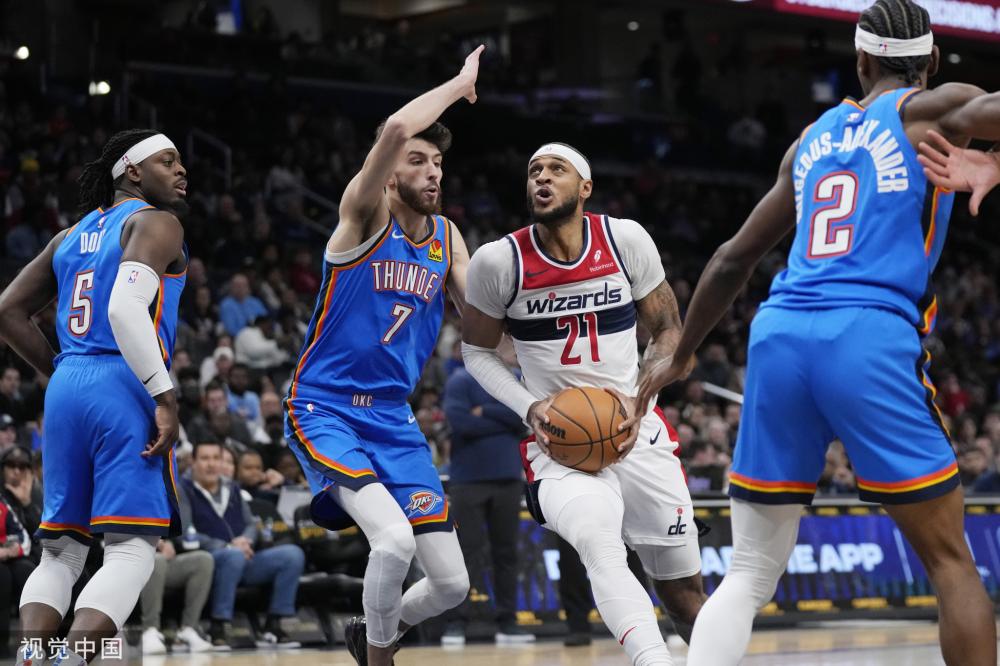 这两位年轻 这两位年轻